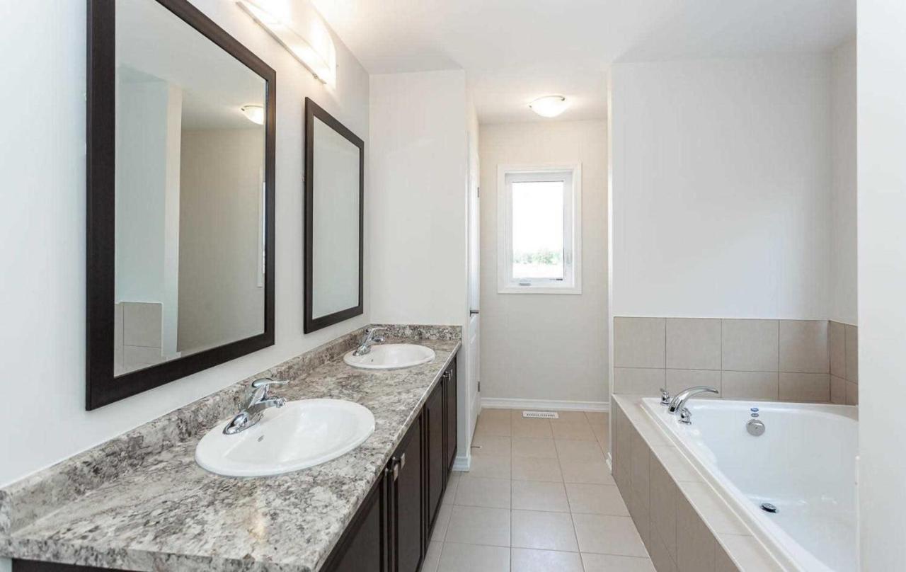 The Warm Welcome Suite Thorold Exterior foto